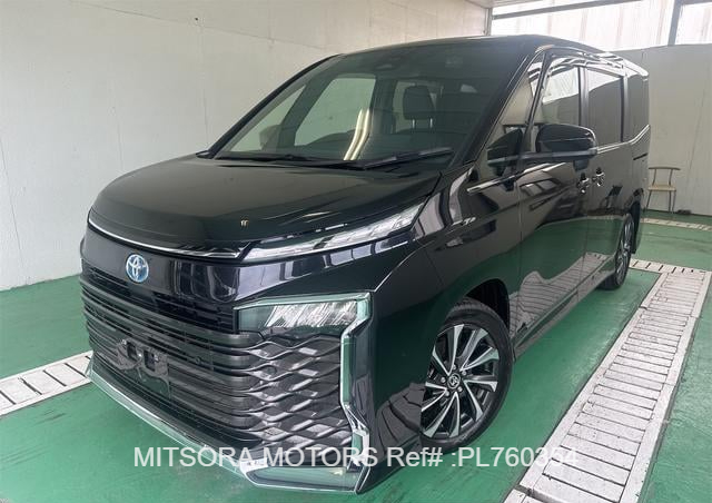 2025 TOYOTA VOXY