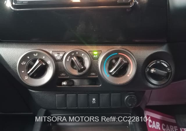 2017 TOYOTA HILUX