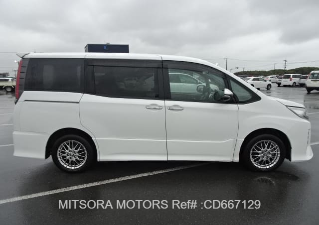 2020 TOYOTA NOAH