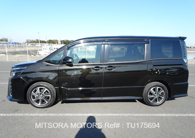2021 TOYOTA VOXY ZS