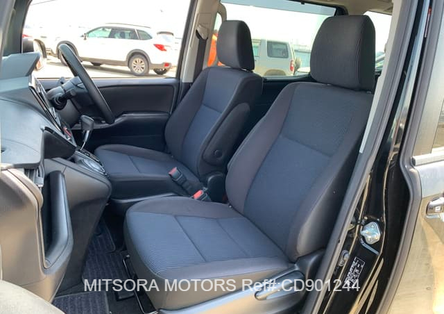 2017 TOYOTA NOAH X