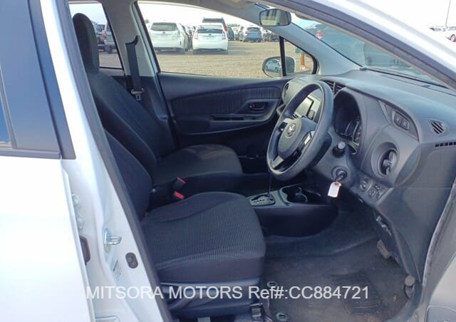 2017 TOYOTA VITZ F