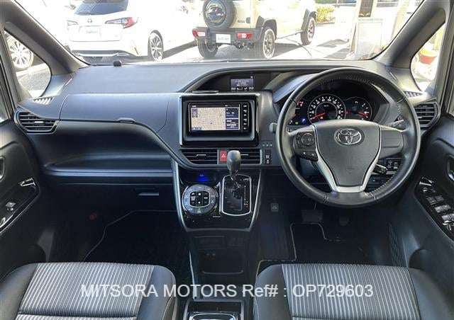 2020 TOYOTA VOXY