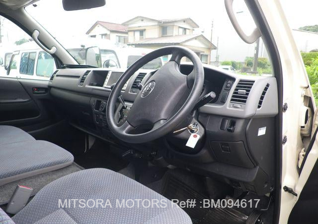 2023 TOYOTA HIACE COMMUTER GLHR