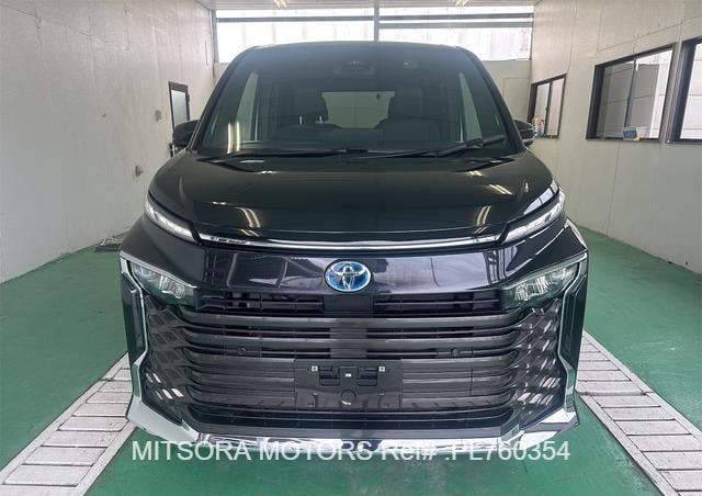2025 TOYOTA VOXY