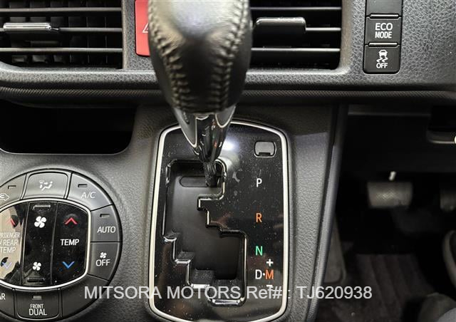 2015 TOYOTA VOXY