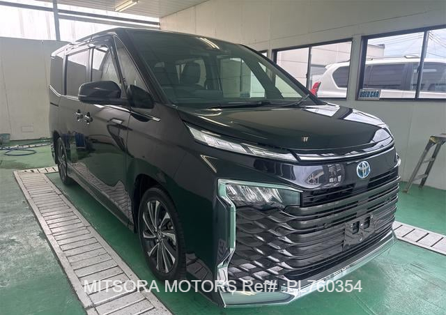 2025 TOYOTA VOXY