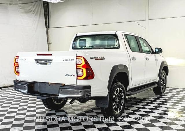 2025 TOYOTA HILUX 2.4