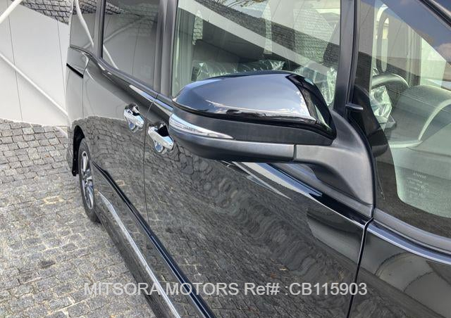 2018 TOYOTA NOAH SI