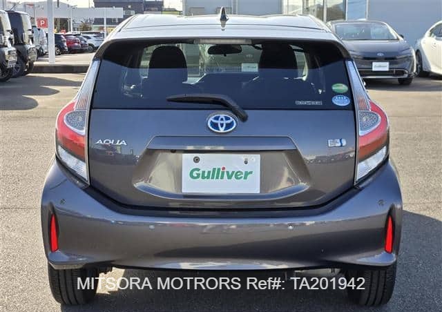 2019 TOYOTA AQUA