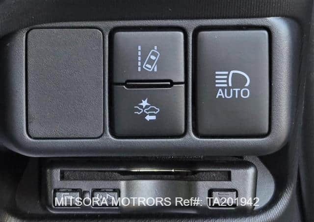 2019 TOYOTA AQUA