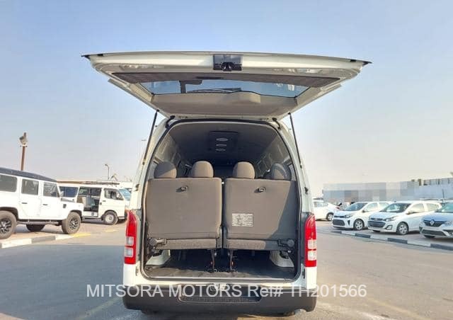 2015 TOYOTA HIACE COMMUTER
